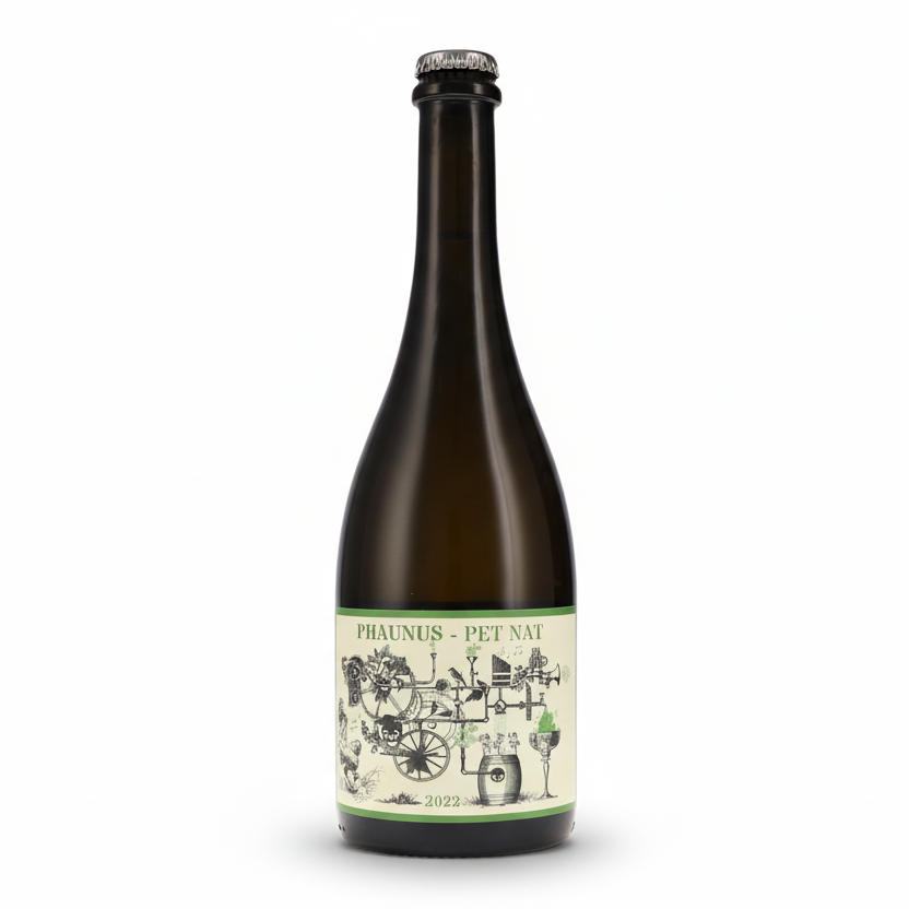 Aphros Wine Phaunus PET-NAT 2022 Bio Schaumwein in einer Flasche mit goldener Beschriftung, elegante Weinflasche vor einem Hintergrund.